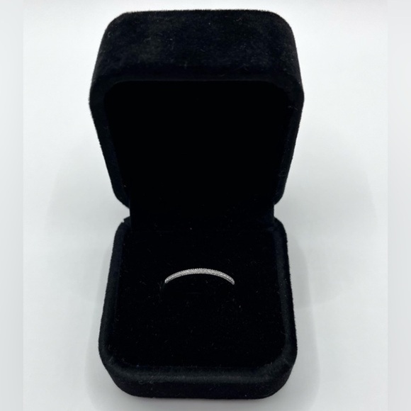 0.10 CT Natural Diamond Wedding Band/ Promise Ring Sterling Silver - Picture 1 of 5